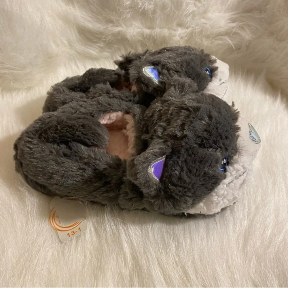 Wonder Nation‎ Cat Slippers Size 13-1 Gray white Color Slip On New